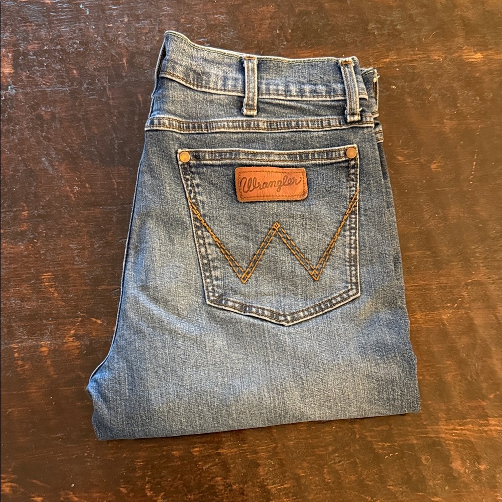 Wrangler Light Blue Denim Jeans with Brown Accents